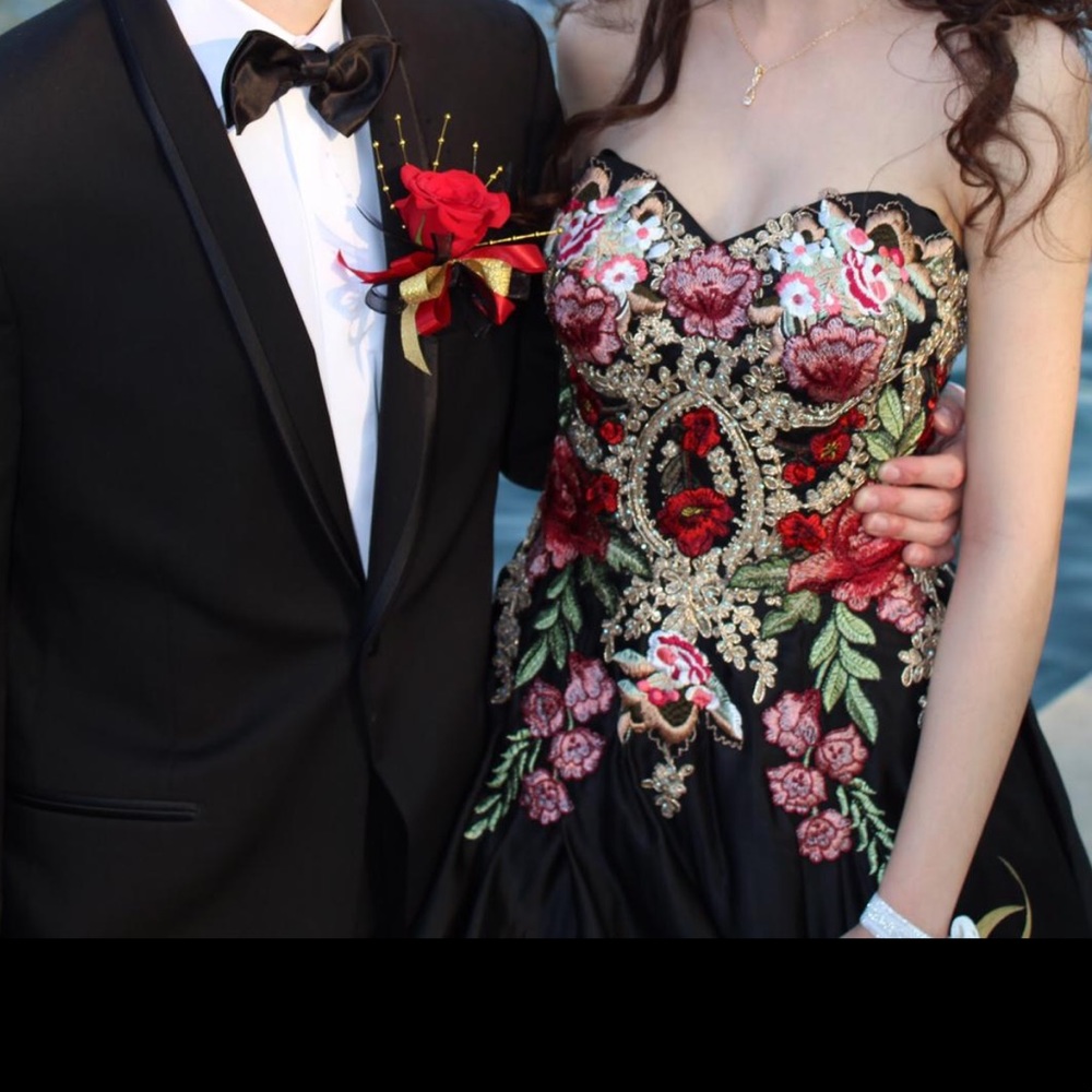 Black prom dress